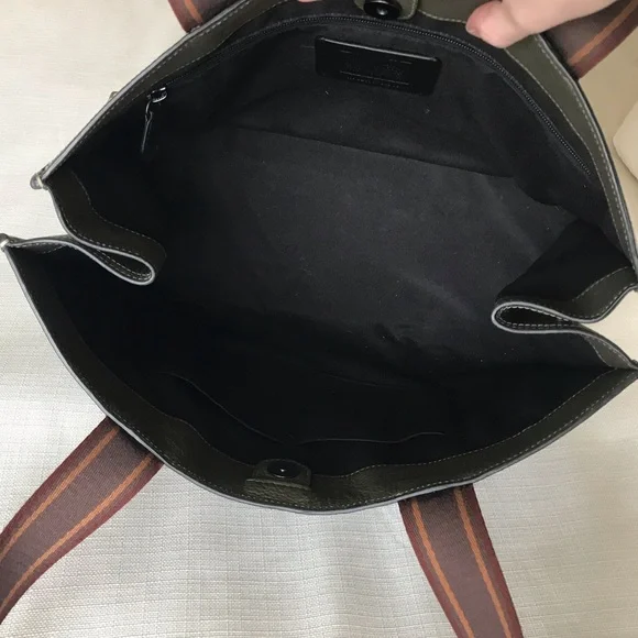 Coach Large Smith Leather Tote Purse in Olive Green, With Scarf - Picture 10 of 16